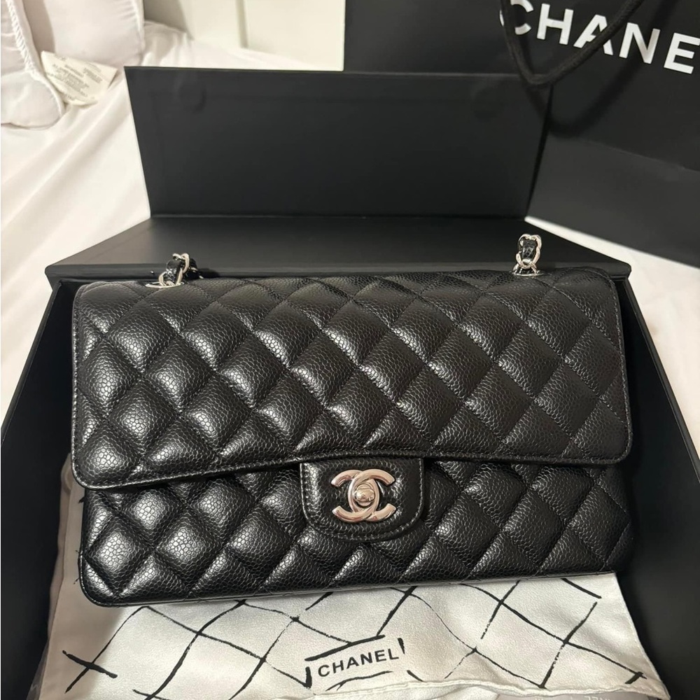 CHANEL Classic flap SHW